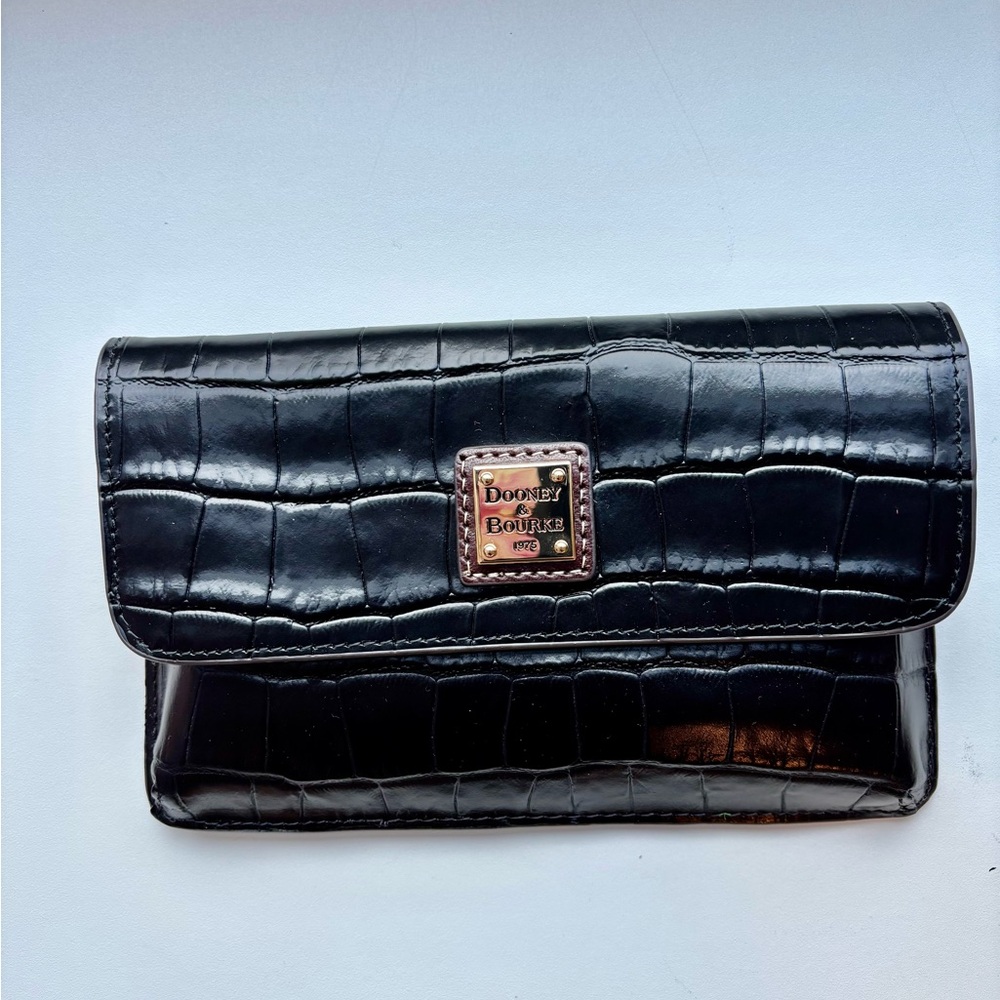 Dooney & Bourke Black Croc Embossed Oakdale Milly wristlet/clutch